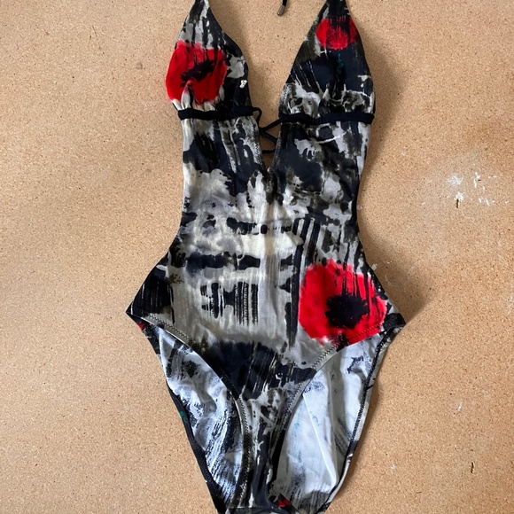 NEW SHAN POPPY CUTOUT SWIMSUIT - Picture 8 of 15